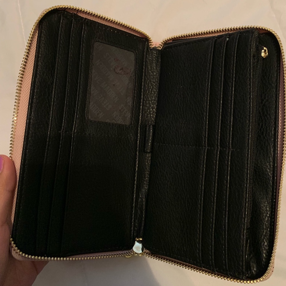 Steve Madden clutch/wallet - Picture 3 of 7